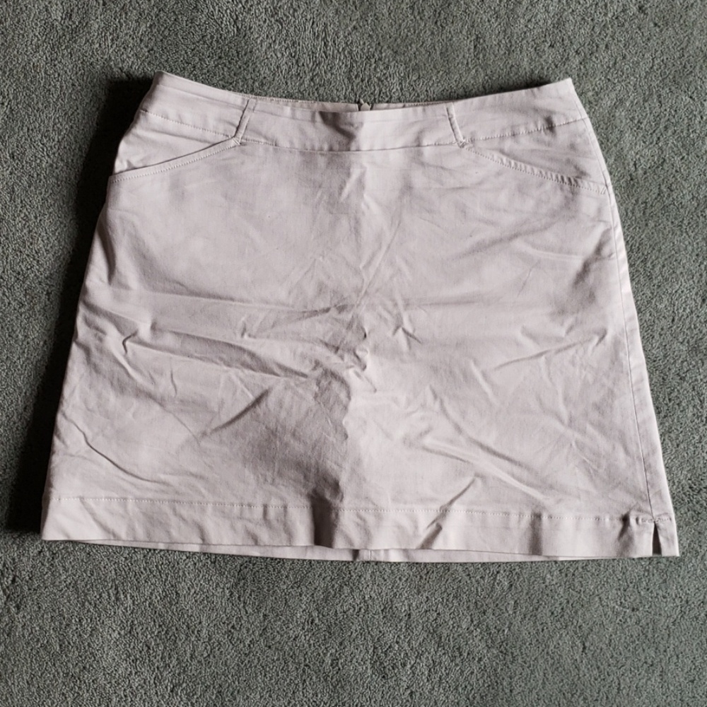 EUC Nike Golf Sz M tan golf/tennis skort